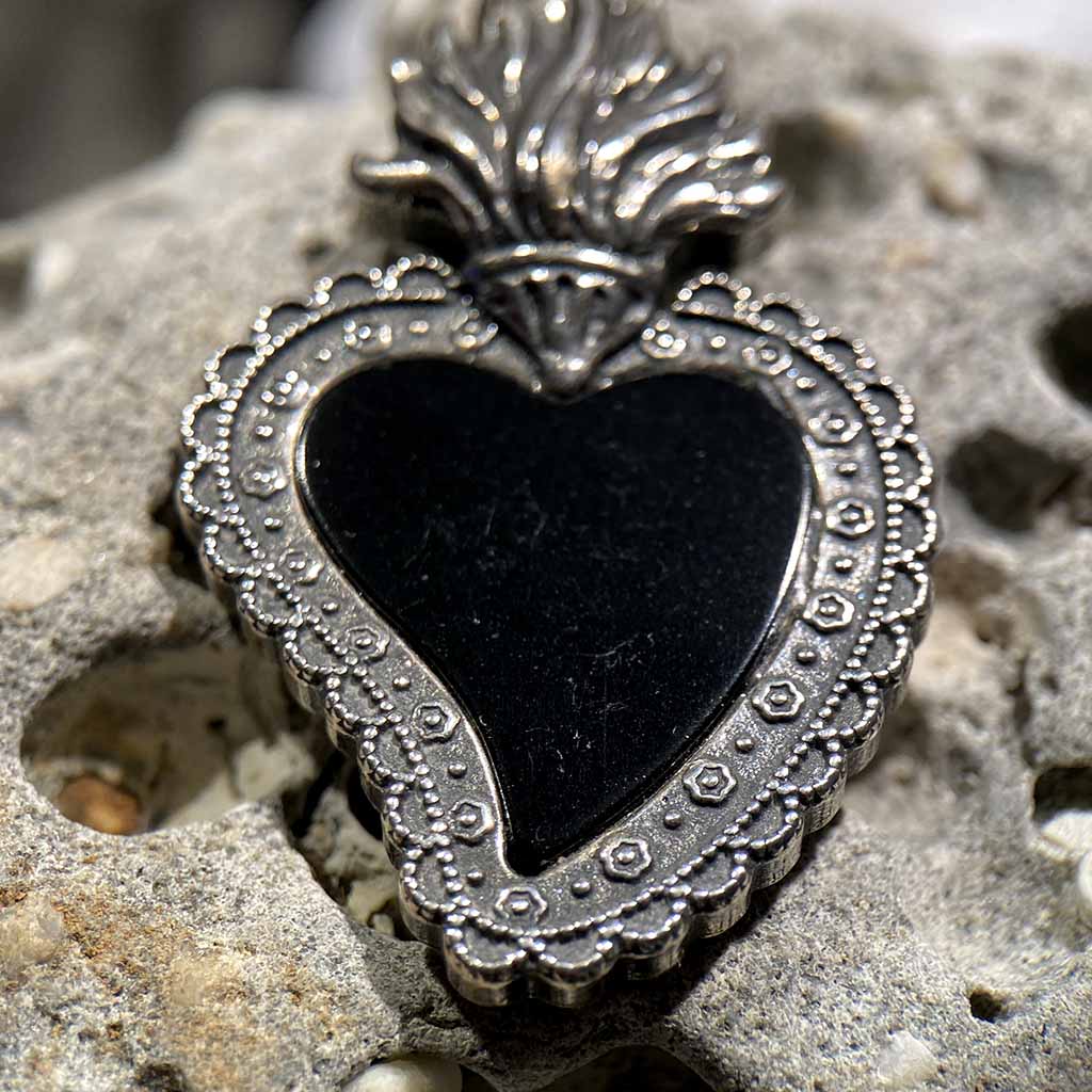SUNNYCLUE 1 scatola 100 ciondoli a forma di cuore in argento per San Valentino, per la festa della mamma, in acciaio inossidabile, a forma di cuore, perline in metallo 3D per la